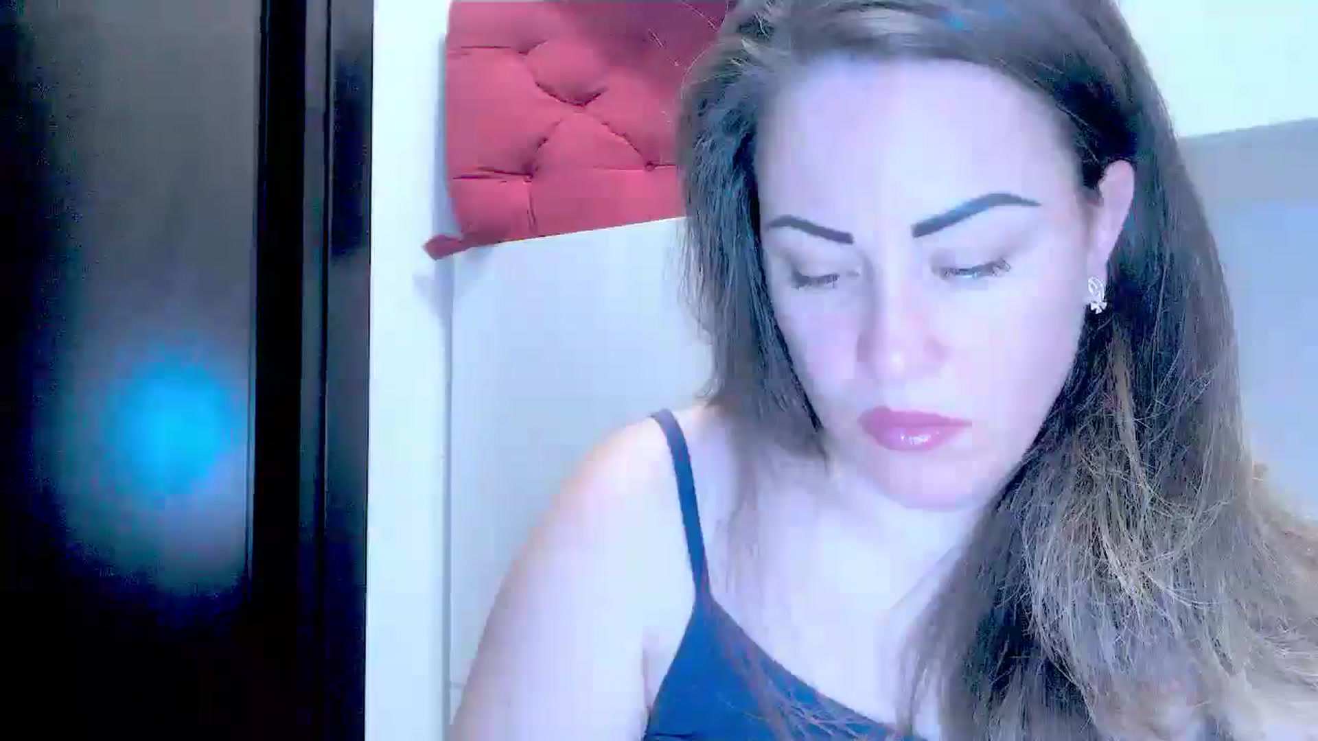 Gallery image thumbnail from AngieAss's myfreecams stream on, 06/18/2025, 14:27 image 7 of 20