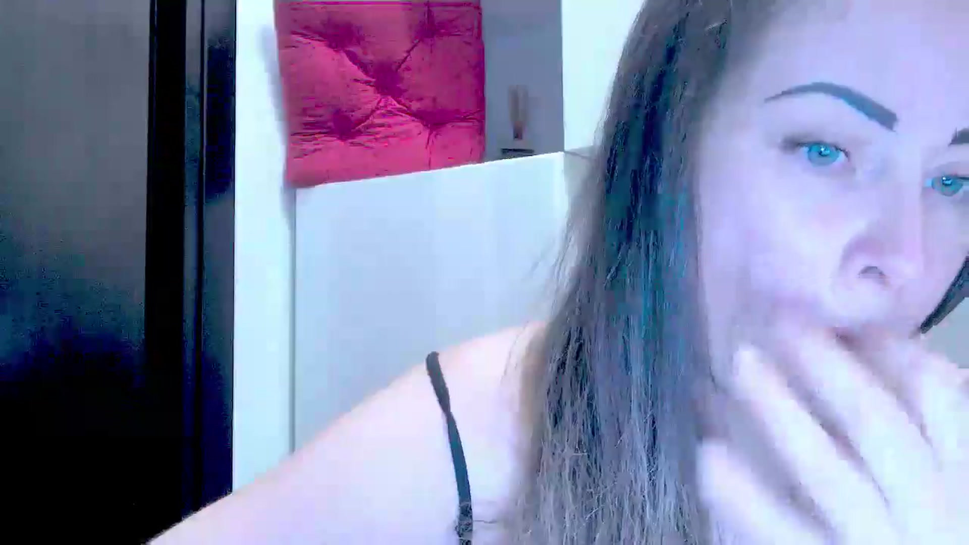 Gallery image thumbnail from AngieAss's myfreecams stream on, 06/27/2025, 14:21 image 5 of 20