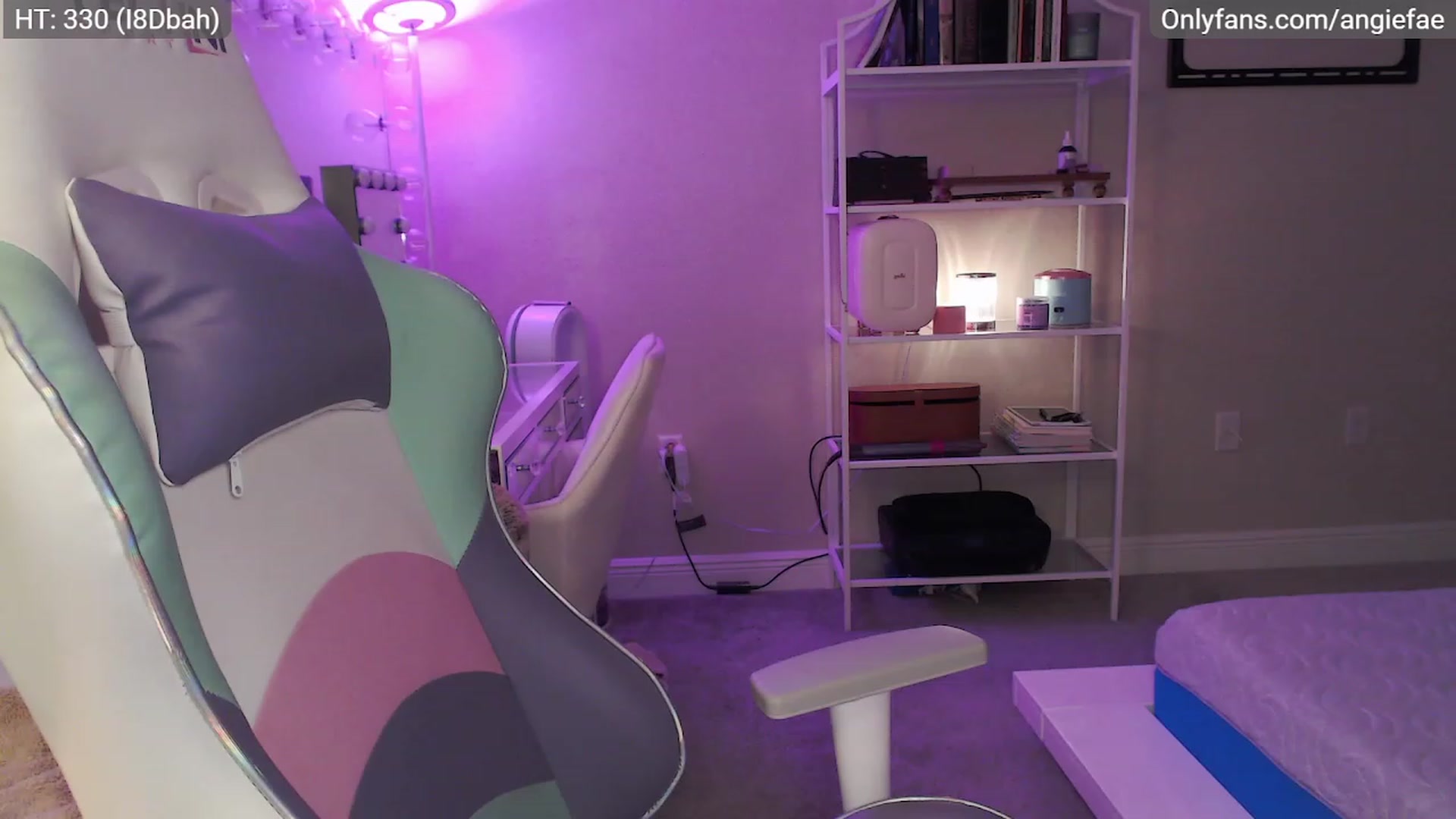 Gallery image thumbnail from AngieFae's myfreecams stream on, 11/27/2022, 09:56 image 13 of 20