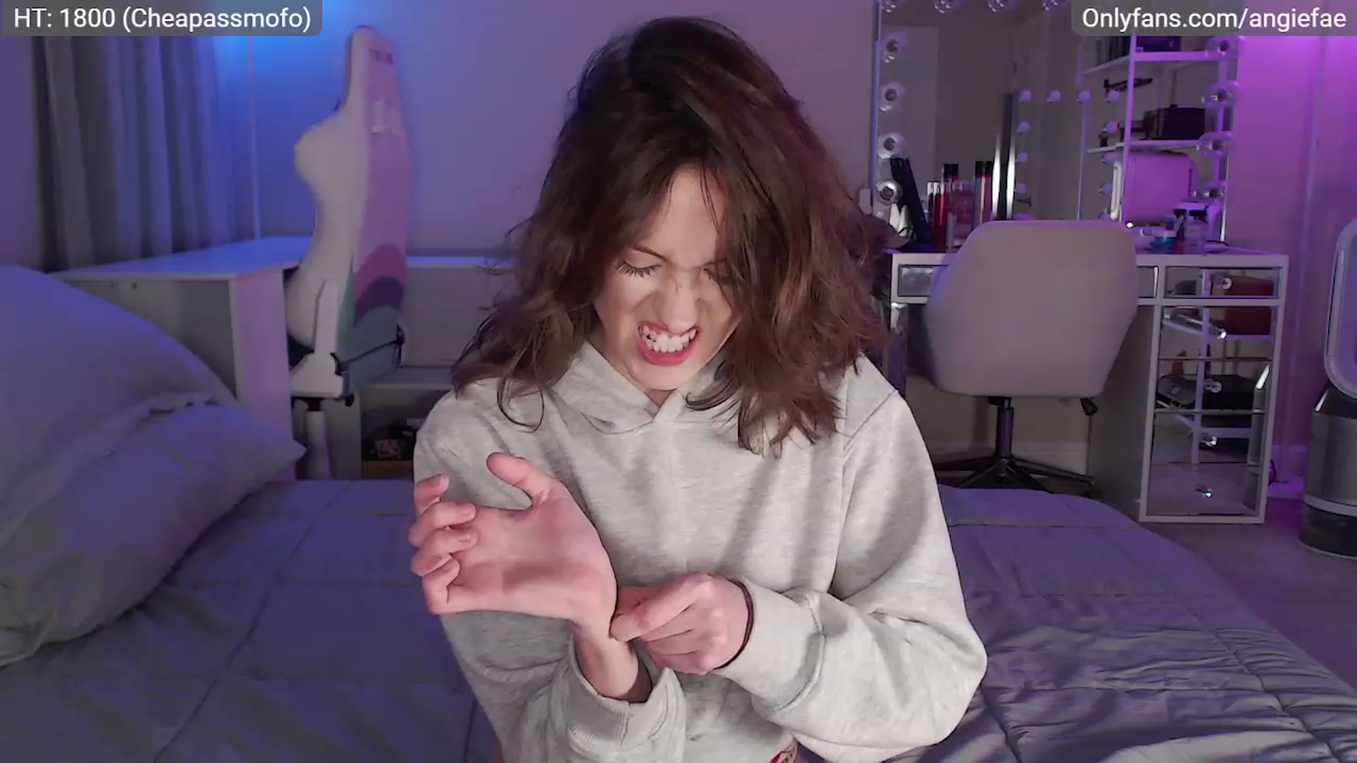 Gallery image thumbnail from AngieFae's myfreecams stream on, 12/09/2022, 06:13 image 7 of 20