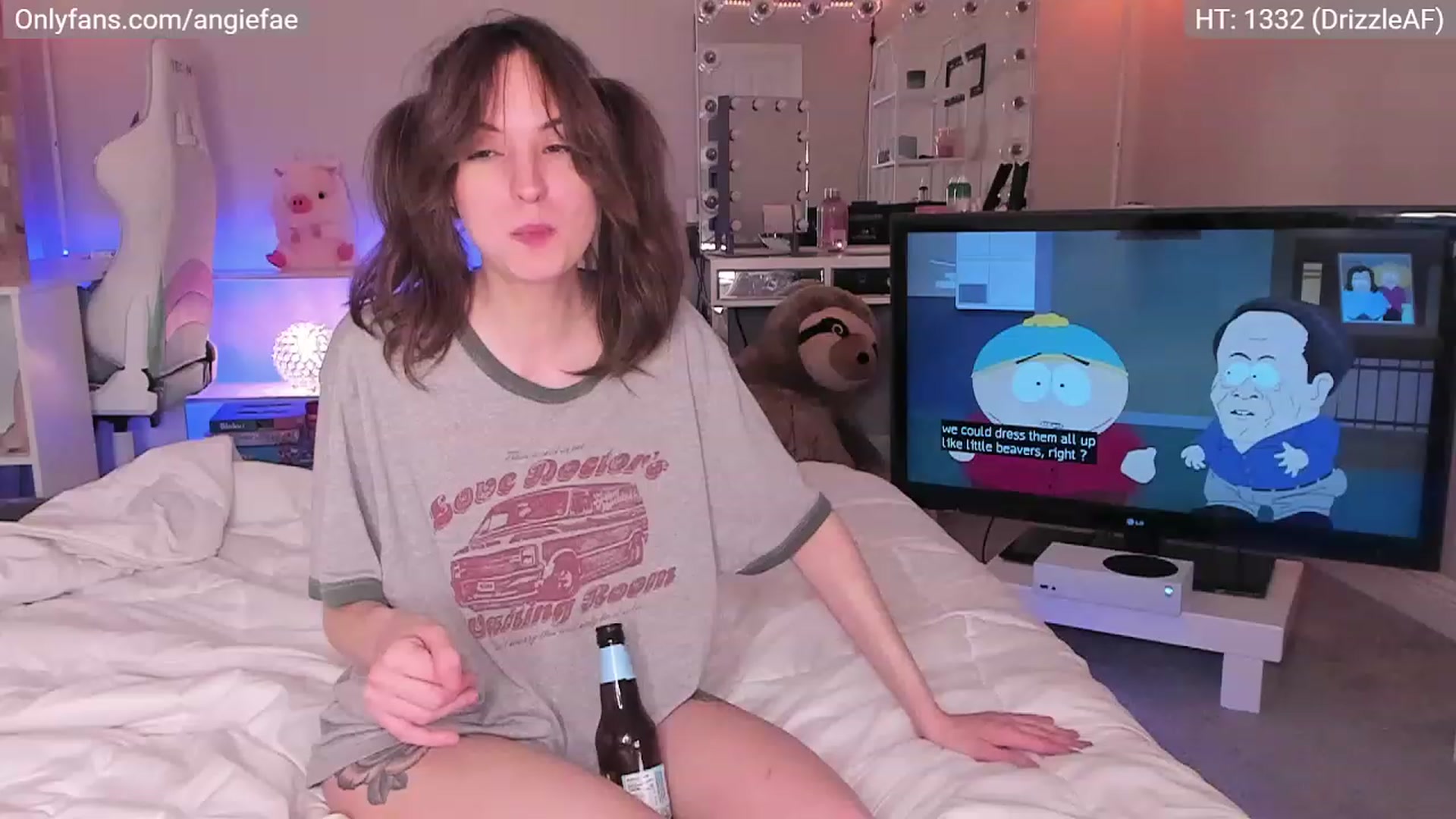 Gallery image thumbnail from AngieFae's myfreecams stream on, 03/12/2023, 12:33 image 15 of 20