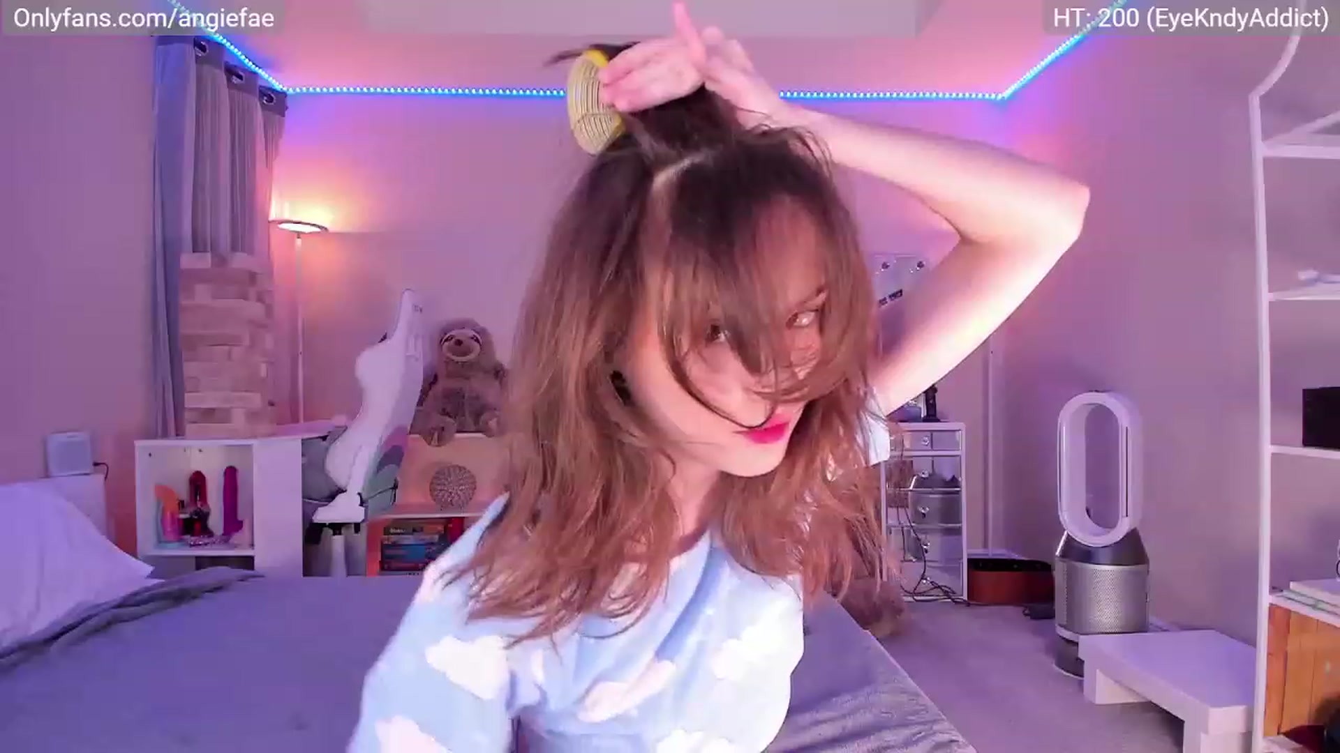 Gallery image thumbnail from AngieFae's myfreecams stream on, 03/28/2023, 06:43 image 17 of 20