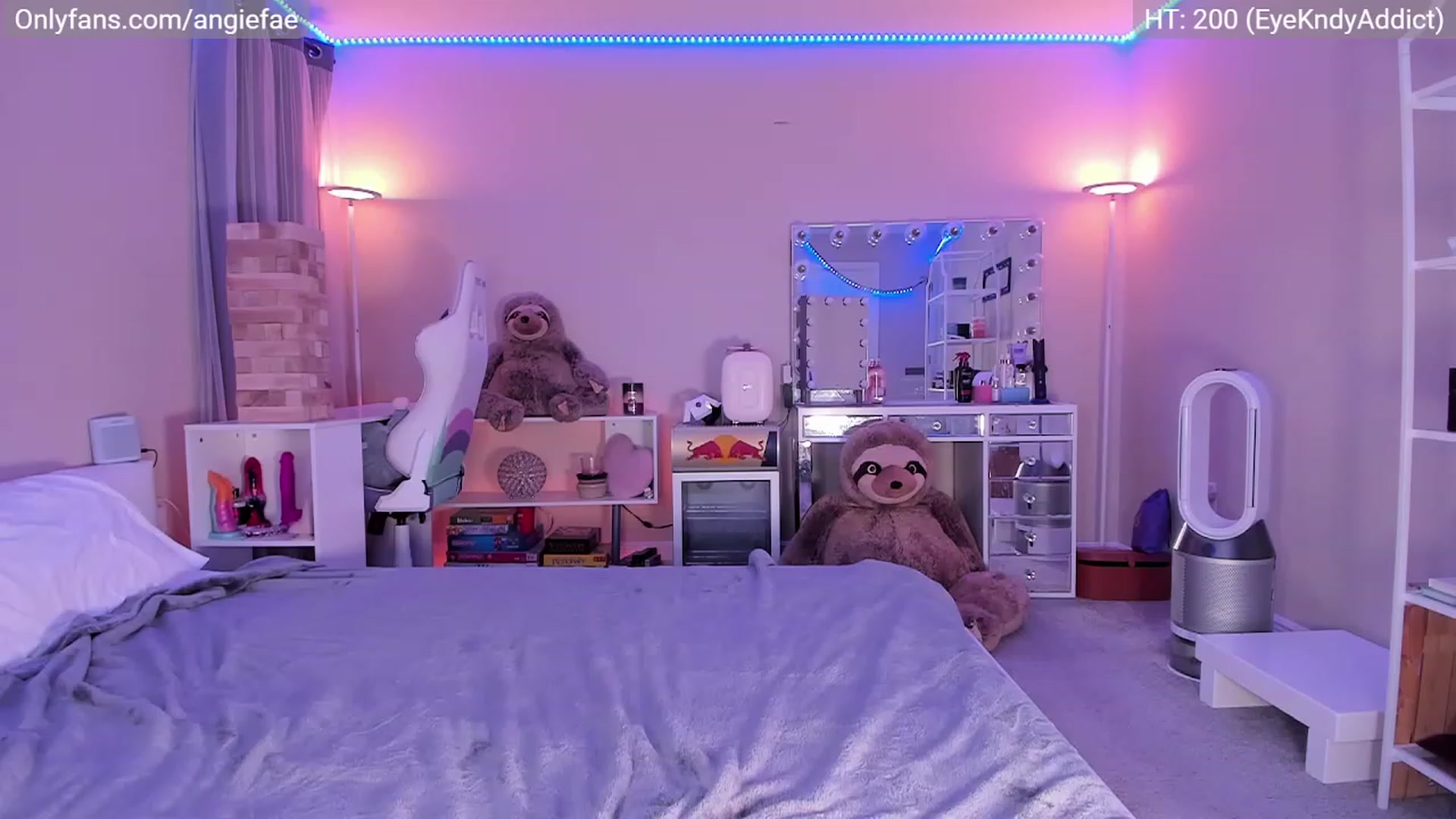 Gallery image thumbnail from AngieFae's myfreecams stream on, 03/28/2023, 06:43 image 7 of 20