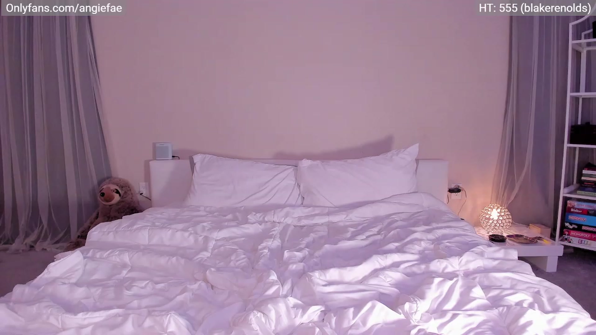 Gallery image thumbnail from AngieFae's myfreecams stream on, 04/19/2023, 02:13 image 1 of 20