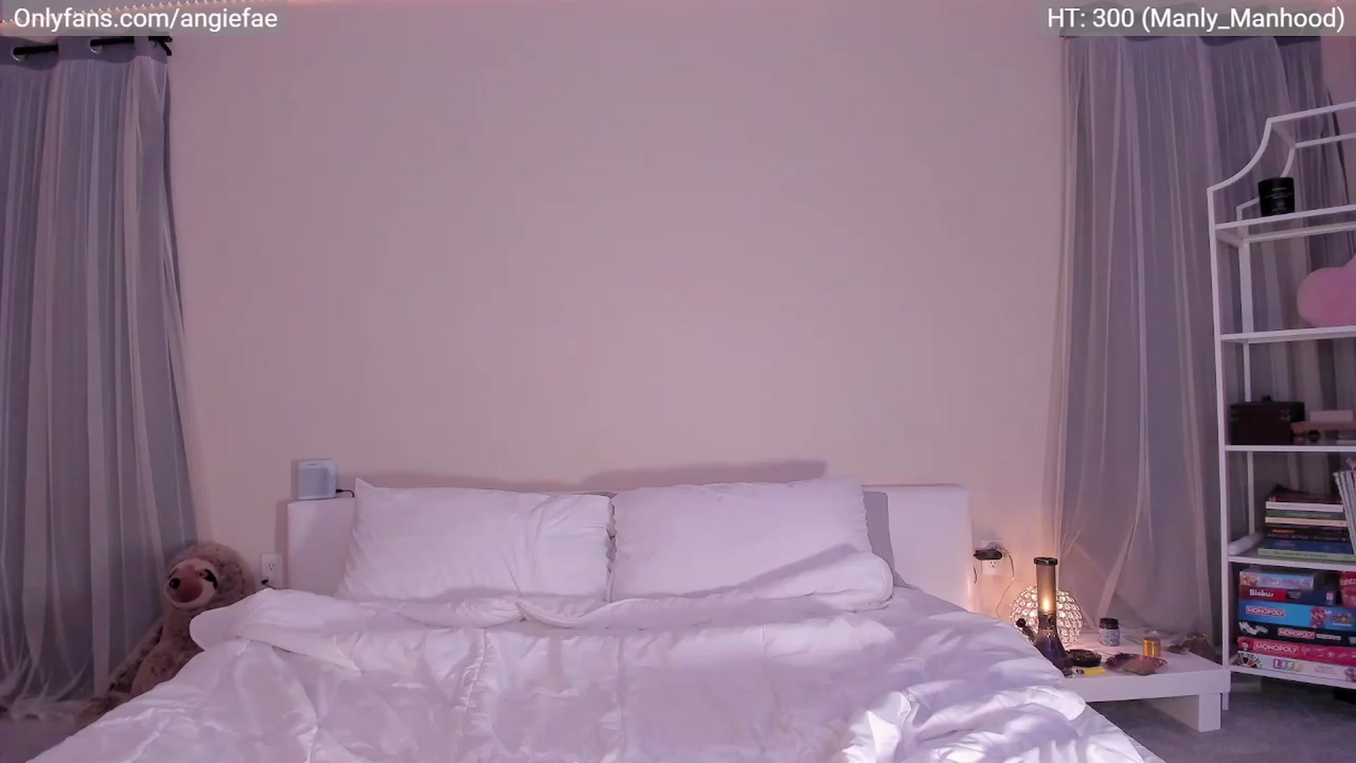Gallery image thumbnail from AngieFae's myfreecams stream on, 04/20/2023, 06:30 image 9 of 20