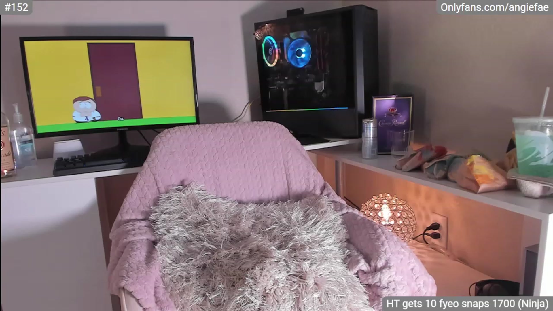 Gallery image thumbnail from AngieFae's myfreecams stream on, 06/19/2023, 05:09 image 9 of 20