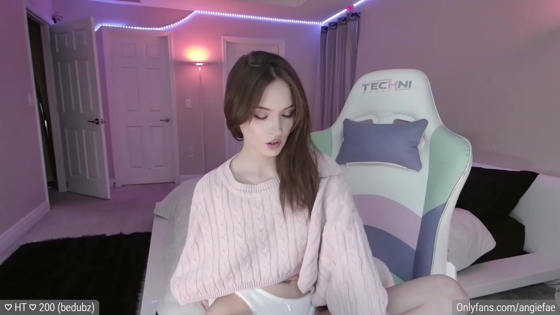 Gallery image thumbnail from AngieFae's myfreecams stream on, 09/14/2023, 03:23 image 5 of 20