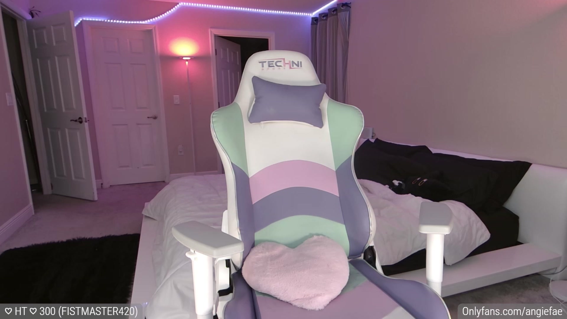 Gallery image thumbnail from AngieFae's myfreecams stream on, 09/14/2023, 03:23 image 17 of 20