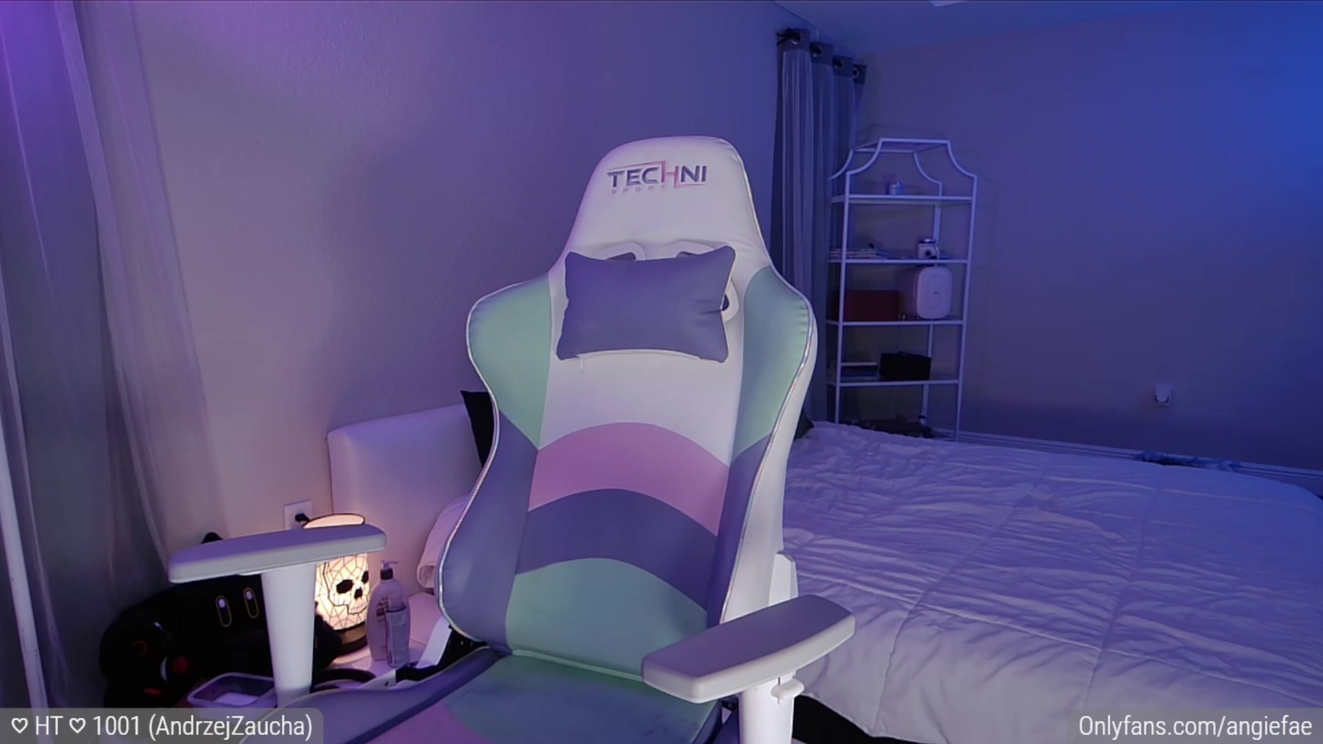 Gallery image thumbnail from AngieFae's myfreecams stream on, 09/30/2023, 04:50 image 13 of 20