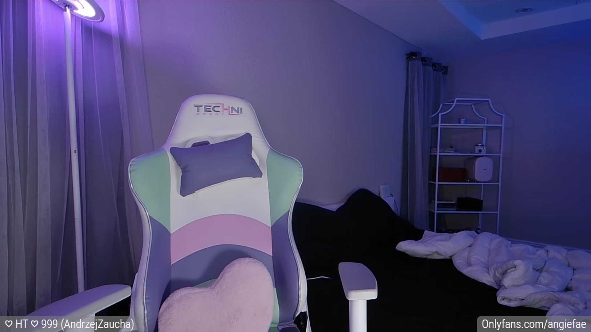 Gallery image thumbnail from AngieFae's myfreecams stream on, 10/01/2023, 04:23 image 9 of 20