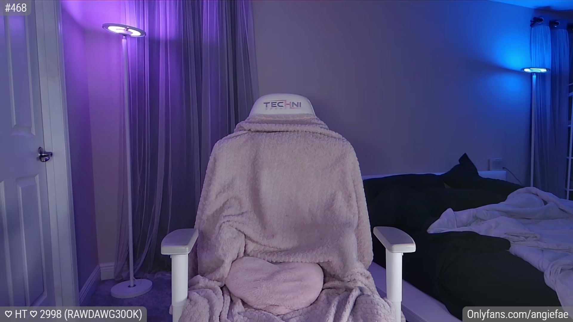 Gallery image thumbnail from AngieFae's myfreecams stream on, 11/10/2023, 05:00 image 12 of 20