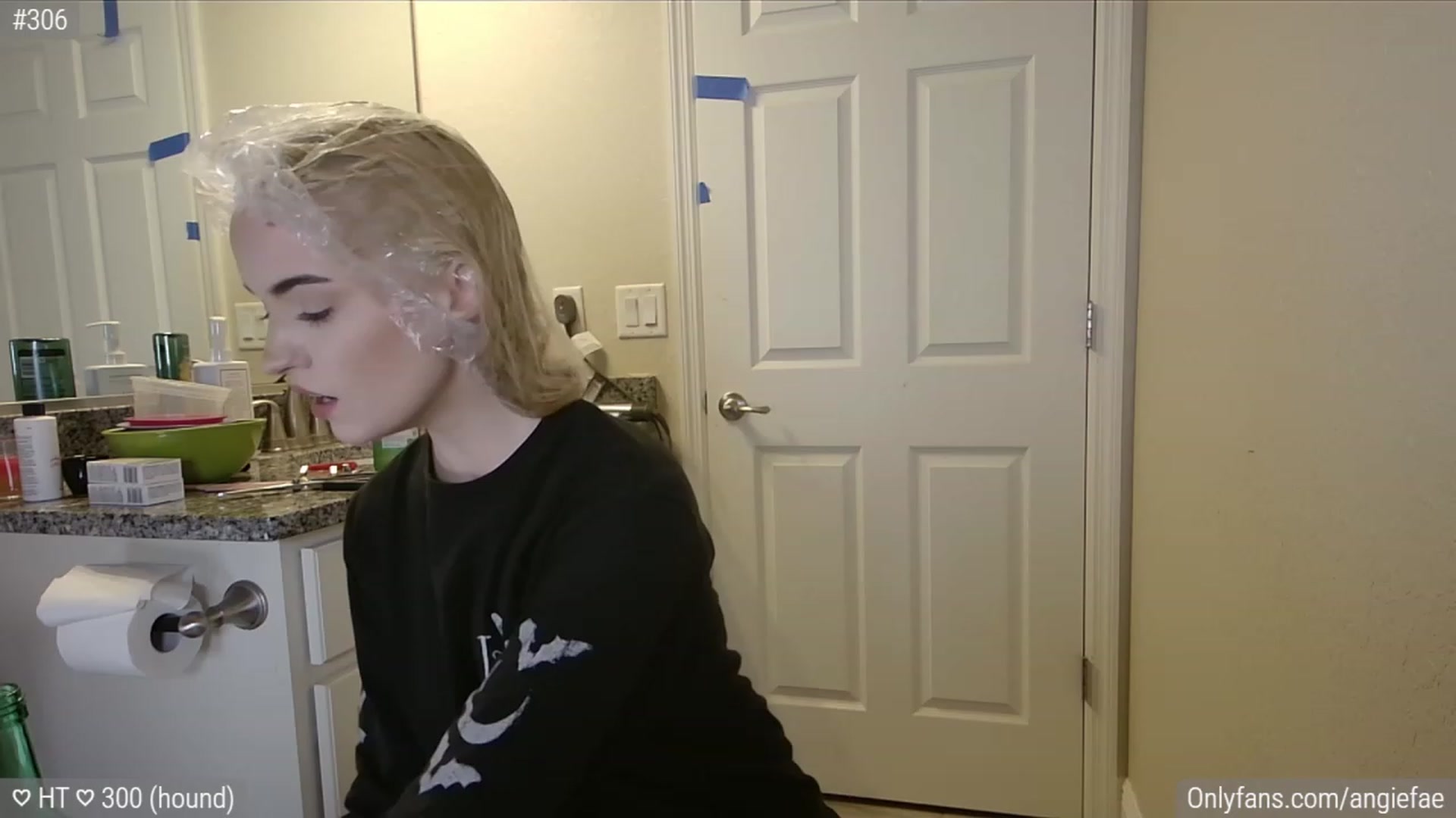 Gallery image thumbnail from AngieFae's myfreecams stream on, 12/19/2023, 05:37 image 13 of 20