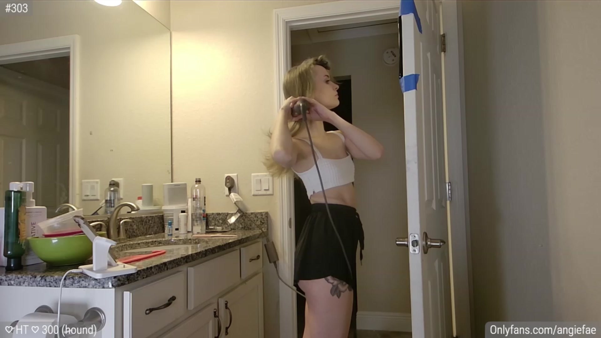 Gallery image thumbnail from AngieFae's myfreecams stream on, 12/19/2023, 08:42 image 5 of 20