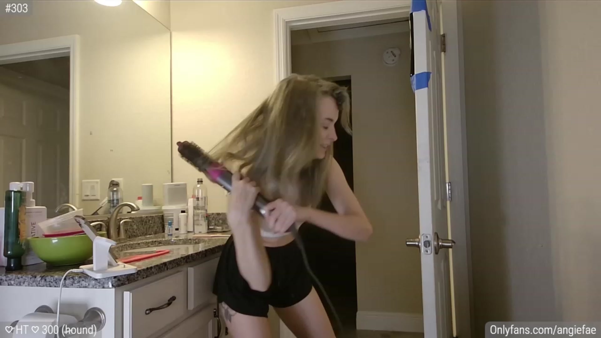 Gallery image thumbnail from AngieFae's myfreecams stream on, 12/19/2023, 08:42 image 1 of 20