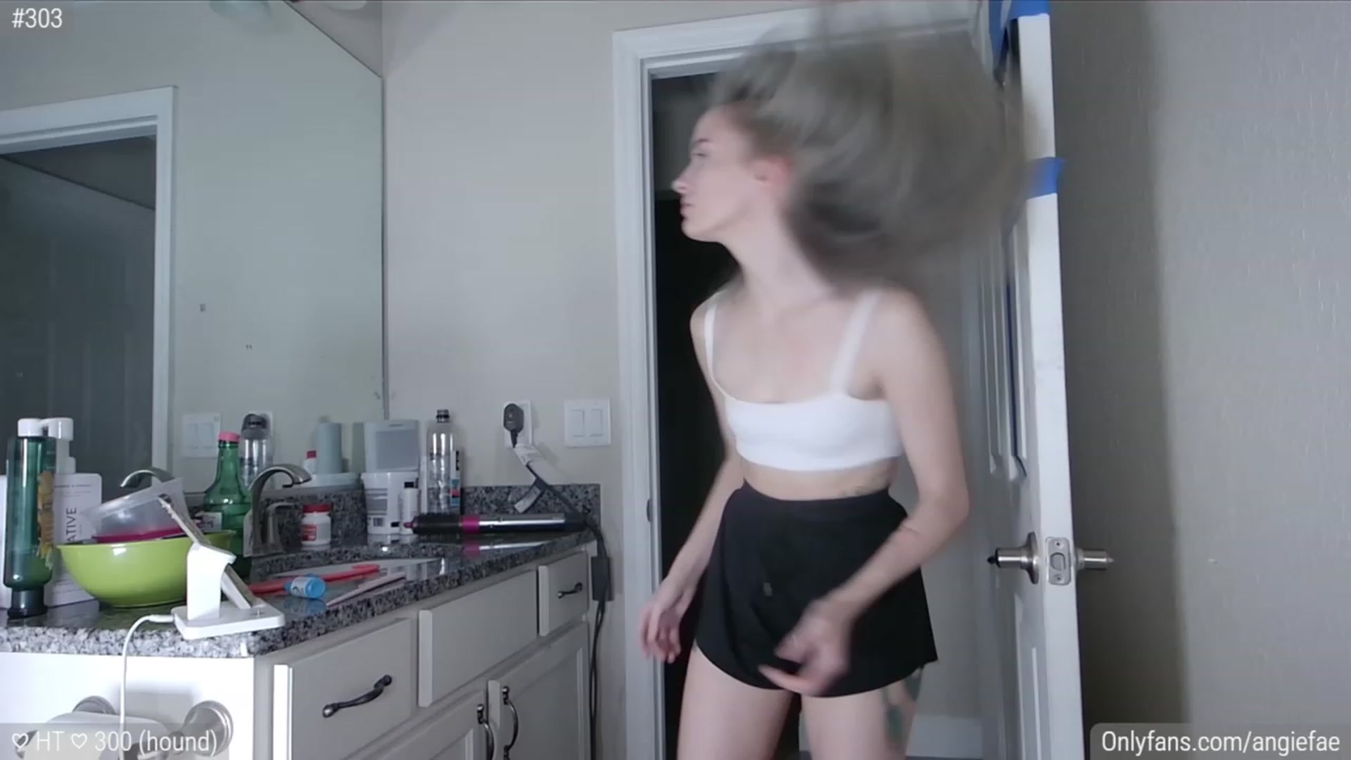 Gallery image thumbnail from AngieFae's myfreecams stream on, 12/19/2023, 08:42 image 17 of 20