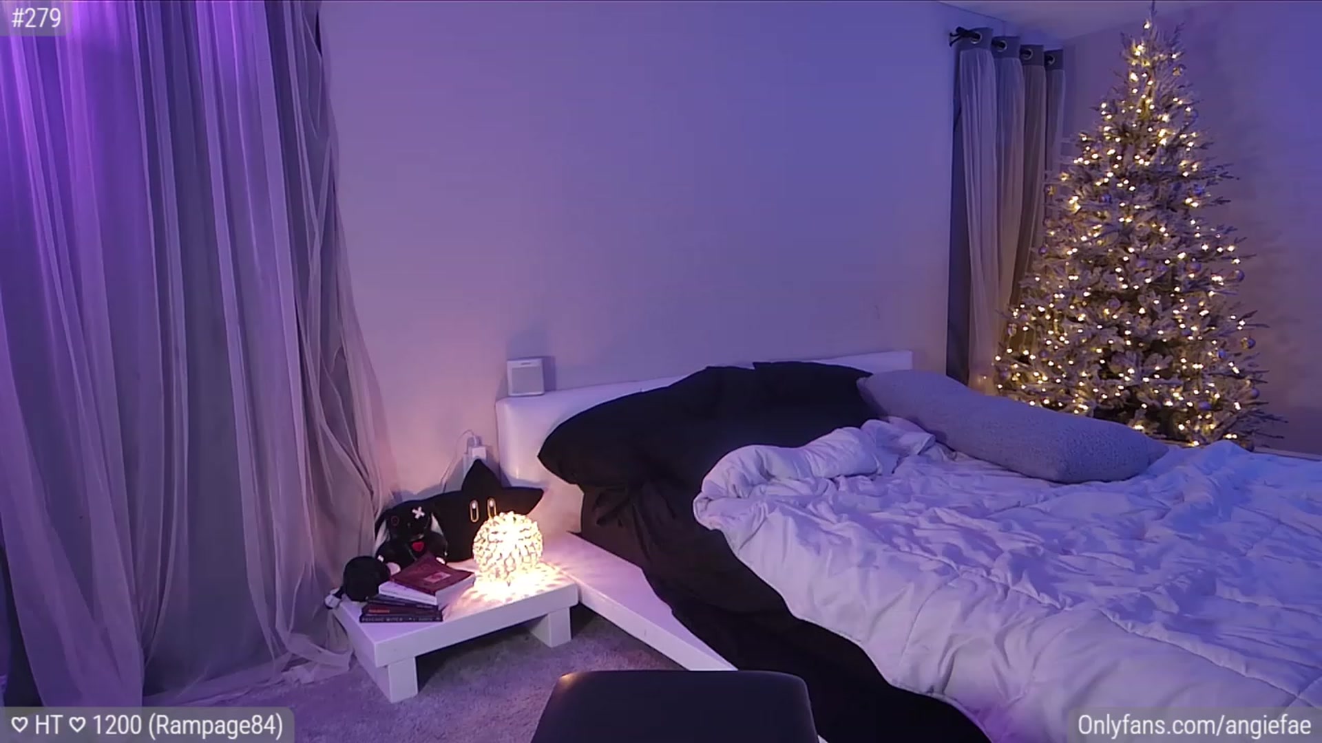 Gallery image thumbnail from AngieFae's myfreecams stream on, 12/21/2023, 07:13 image 17 of 20