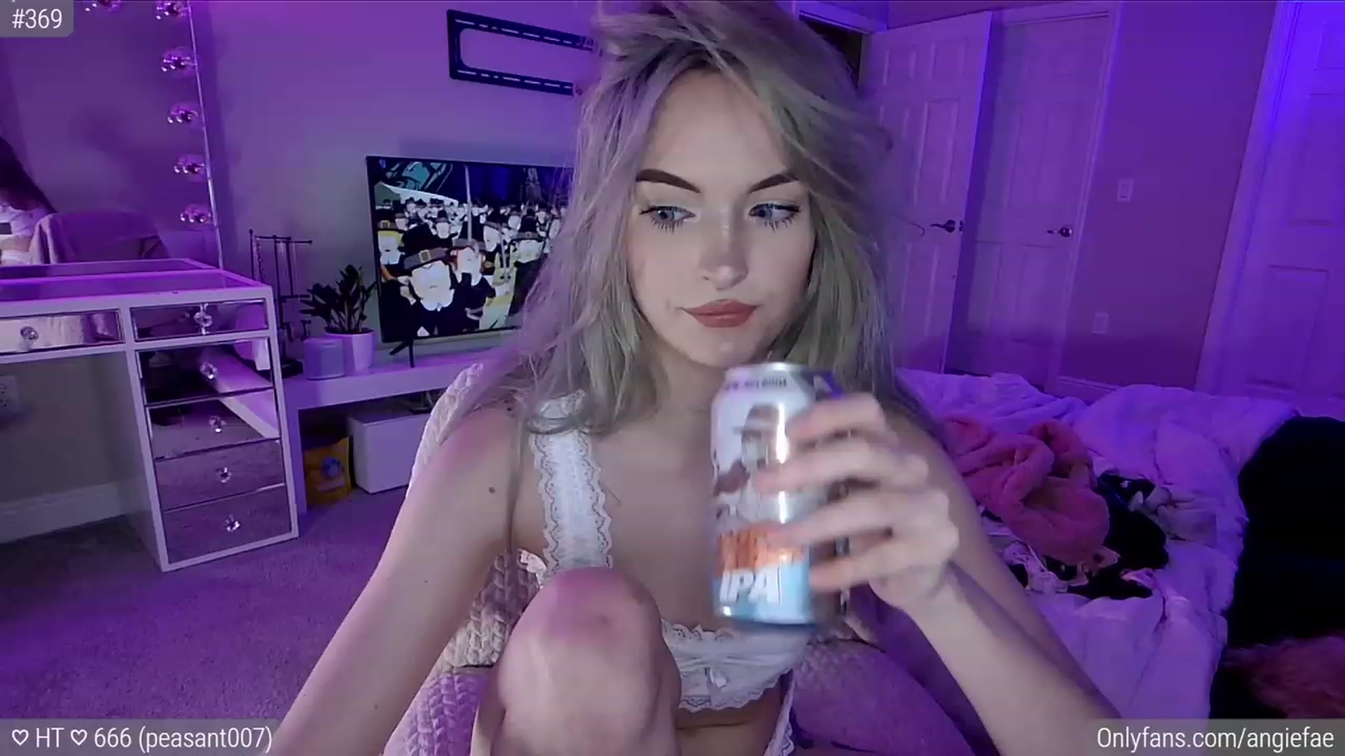 Gallery image thumbnail from AngieFae's myfreecams stream on, 03/04/2024, 07:42 image 6 of 20