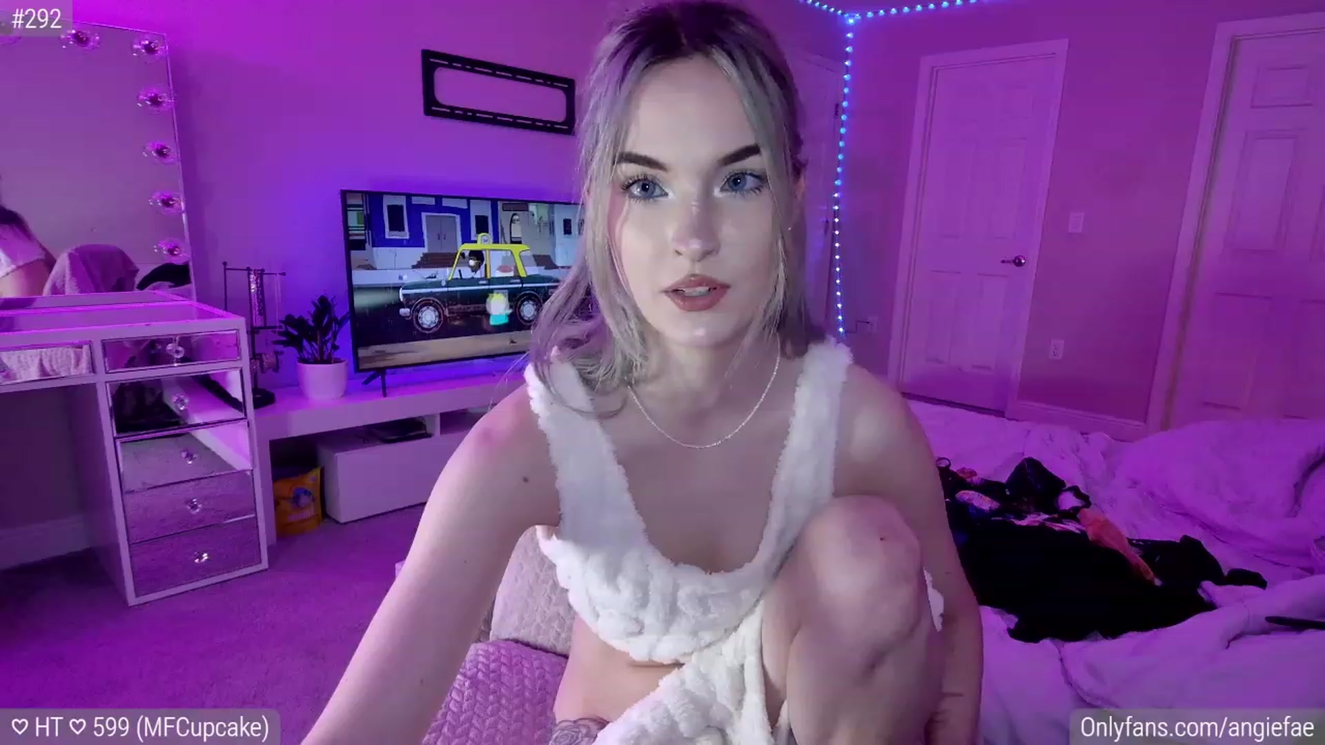 Gallery image thumbnail from AngieFae's myfreecams stream on, 03/05/2024, 07:09 image 13 of 20