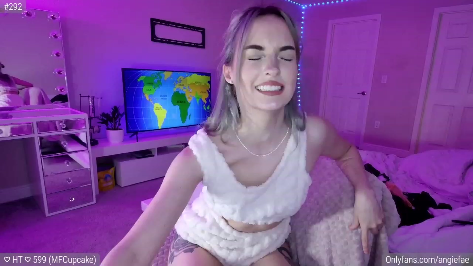 Gallery image thumbnail from AngieFae's myfreecams stream on, 03/05/2024, 07:09 image 14 of 20