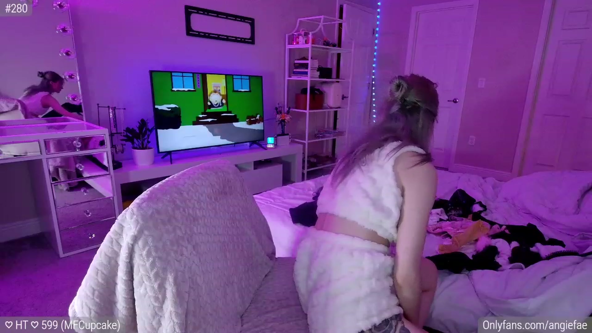 Gallery image thumbnail from AngieFae's myfreecams stream on, 03/05/2024, 08:50 image 14 of 20