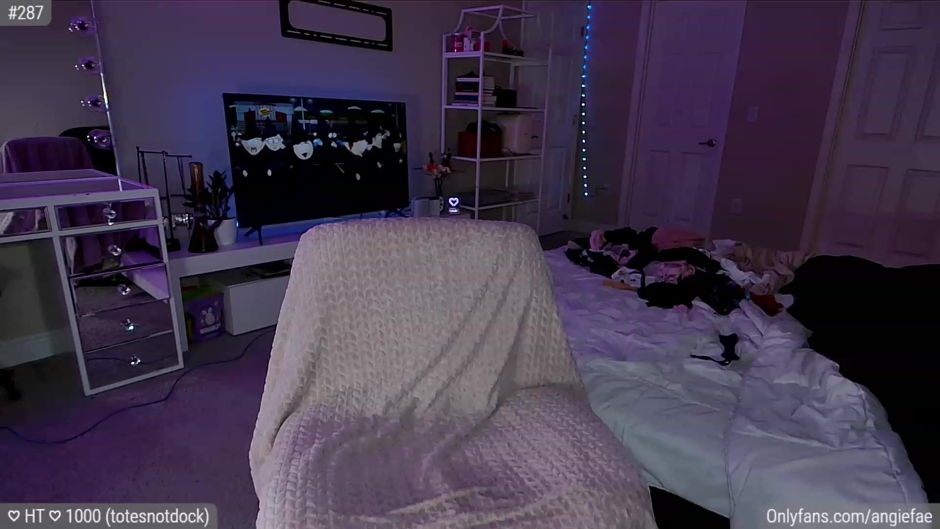 Gallery image thumbnail from AngieFae's myfreecams stream on, 03/12/2024, 04:57 image 18 of 20