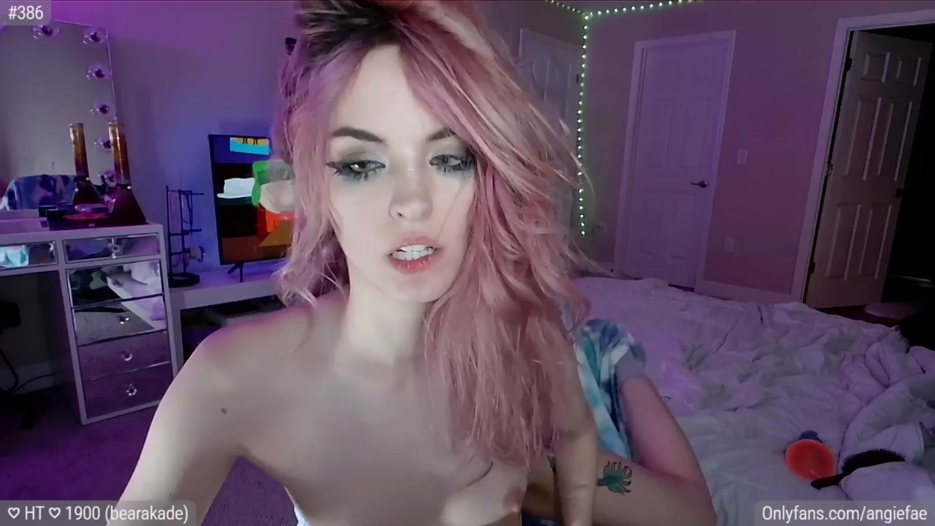 Gallery image thumbnail from AngieFae's myfreecams stream on, 03/31/2024, 09:30 image 14 of 20