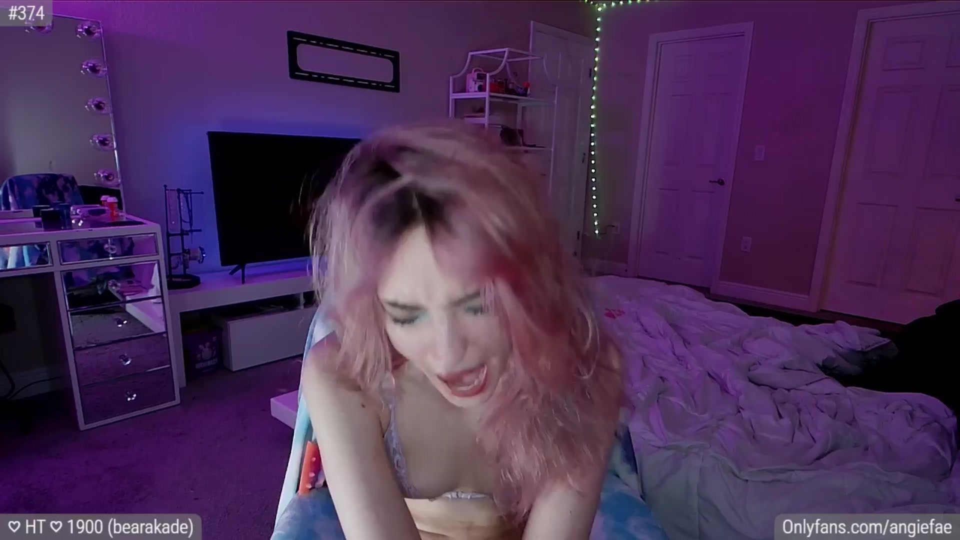 Gallery image thumbnail from AngieFae's myfreecams stream on, 03/31/2024, 10:48 image 7 of 20