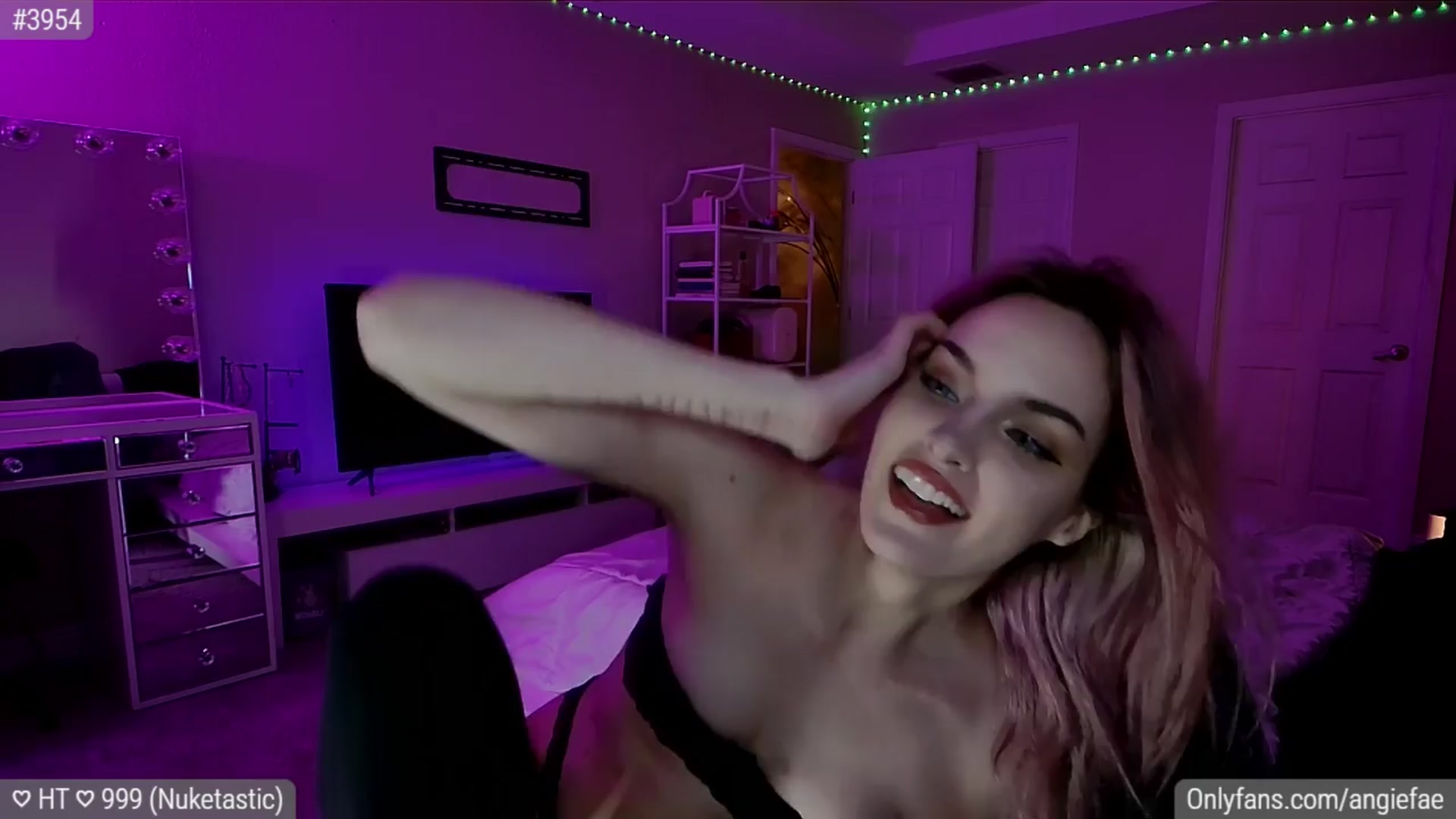 Gallery image thumbnail from AngieFae's myfreecams stream on, 04/08/2024, 06:34 image 14 of 20