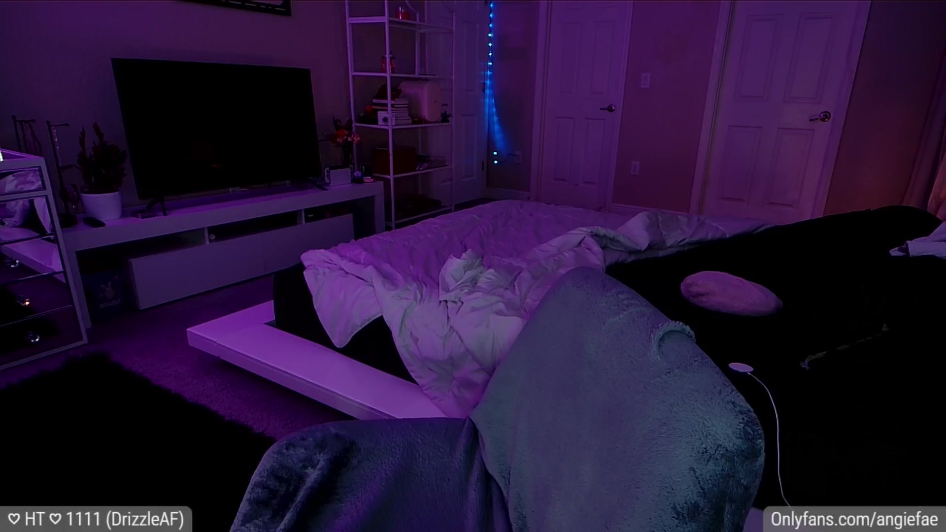 Gallery image thumbnail from AngieFae's myfreecams stream on, 04/27/2024, 07:35 image 14 of 20
