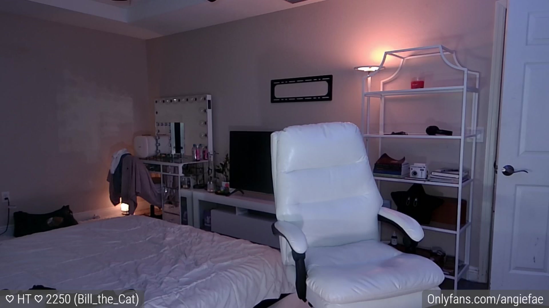 Gallery image thumbnail from AngieFae's myfreecams stream on, 08/26/2024, 22:01 image 18 of 20