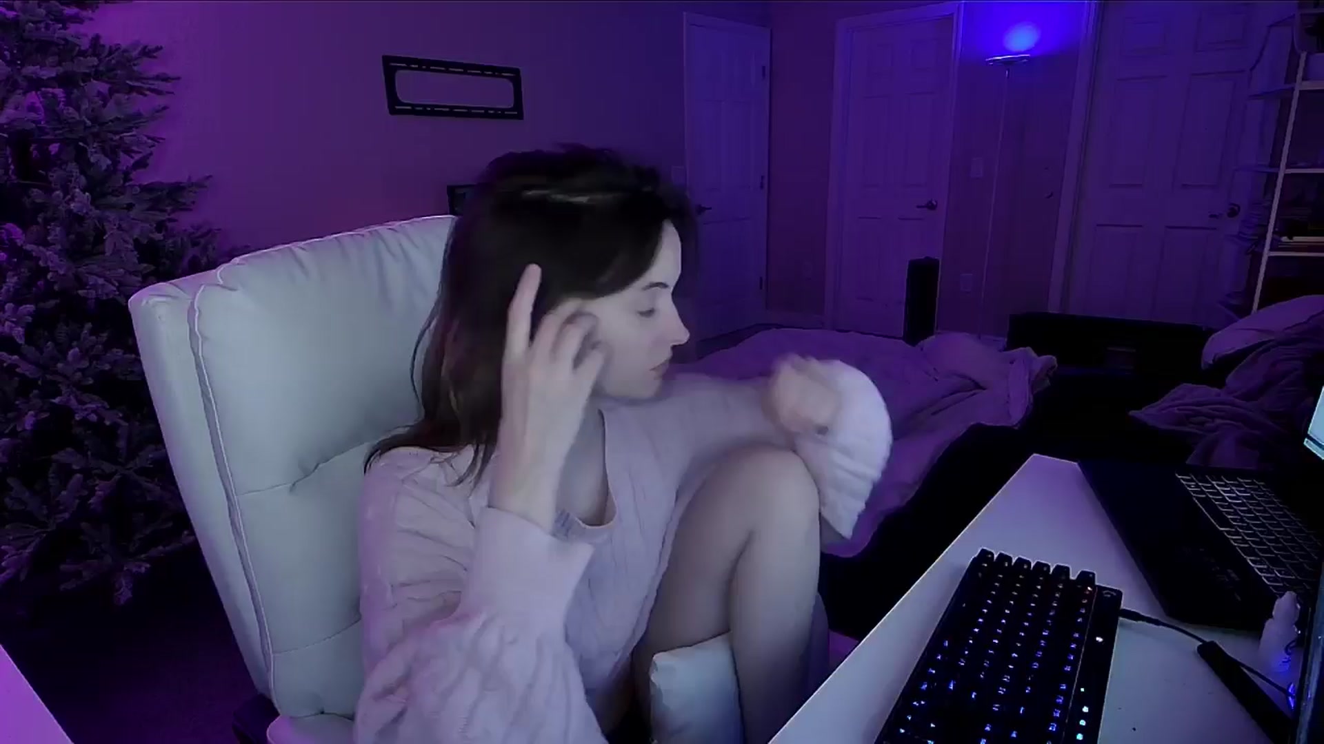 Gallery image thumbnail from AngieFae's myfreecams stream on, 12/11/2024, 10:44 image 18 of 20