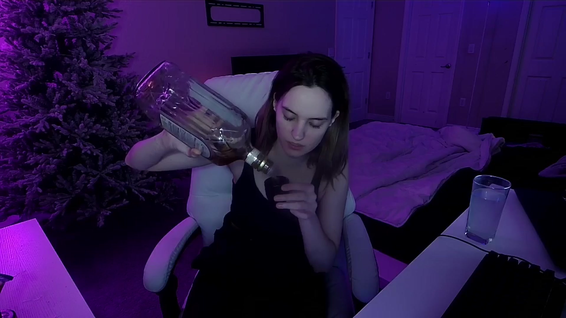 Gallery image thumbnail from AngieFae's myfreecams stream on, 12/11/2024, 12:14 image 16 of 20
