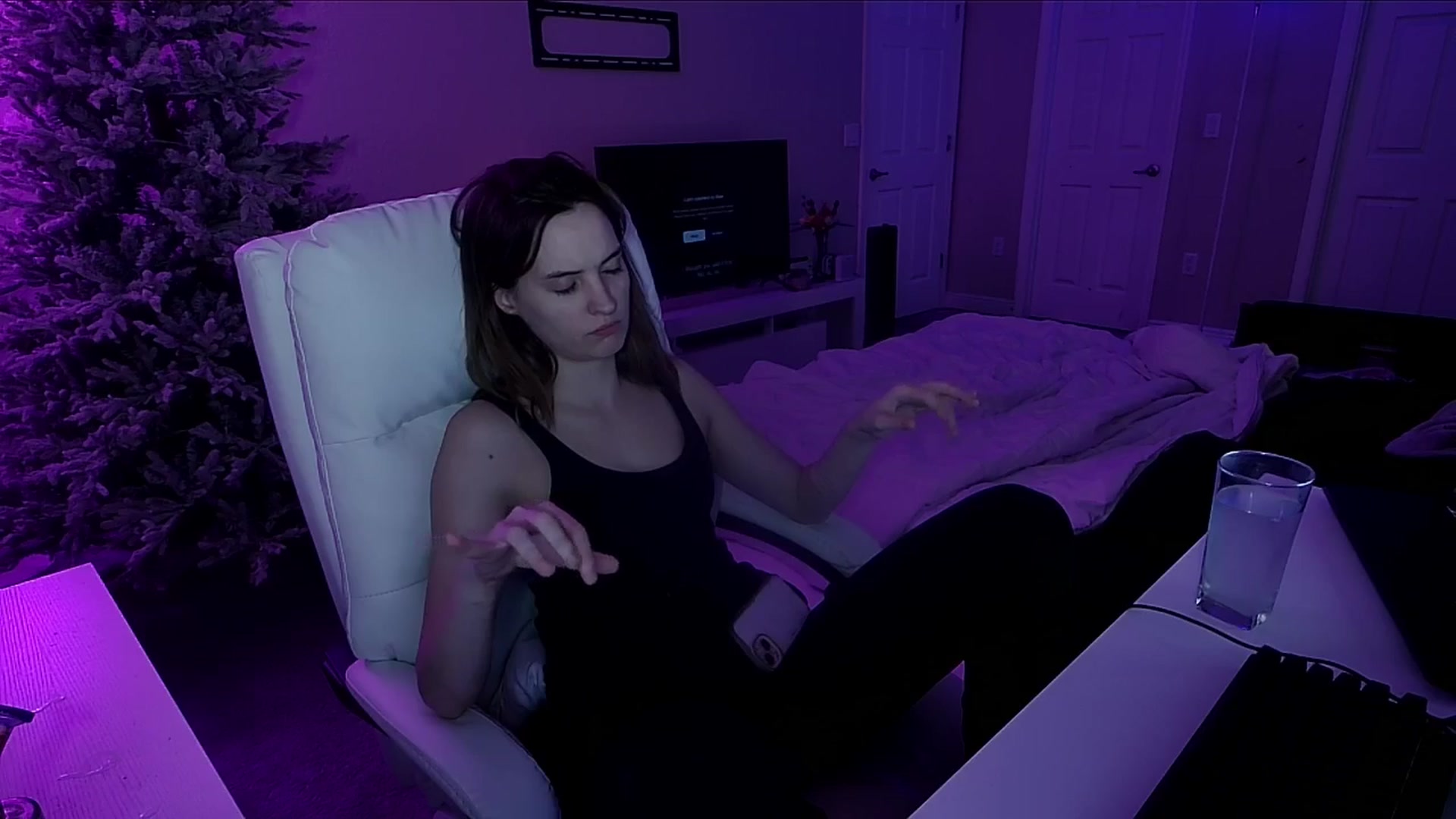 Gallery image thumbnail from AngieFae's myfreecams stream on, 12/11/2024, 12:14 image 14 of 20
