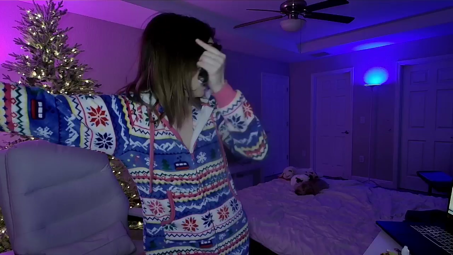 Gallery image thumbnail from AngieFae's myfreecams stream on, 12/20/2024, 06:59 image 3 of 20