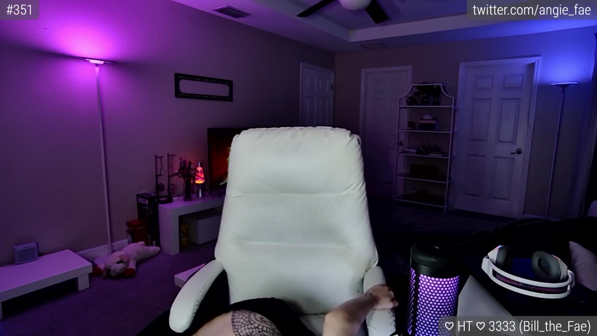 Gallery image thumbnail from AngieFae's myfreecams stream on, 01/19/2025, 09:08 image 15 of 20