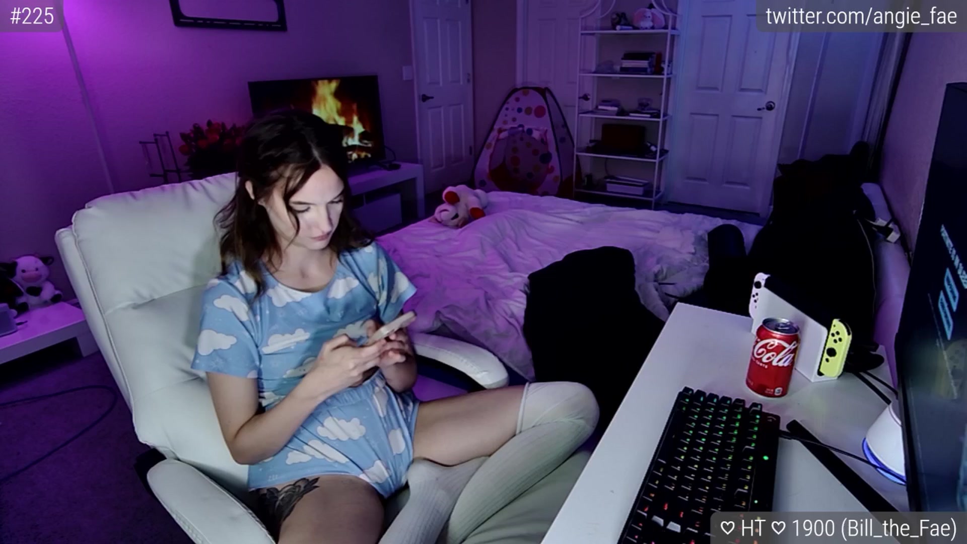 Gallery image thumbnail from AngieFae's myfreecams stream on, 03/05/2025, 08:54 image 14 of 20