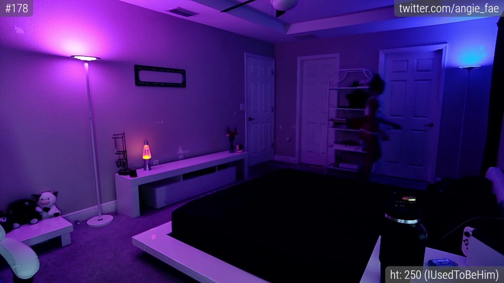 Gallery image thumbnail from AngieFae's myfreecams stream on, 05/08/2025, 07:10 image 10 of 20