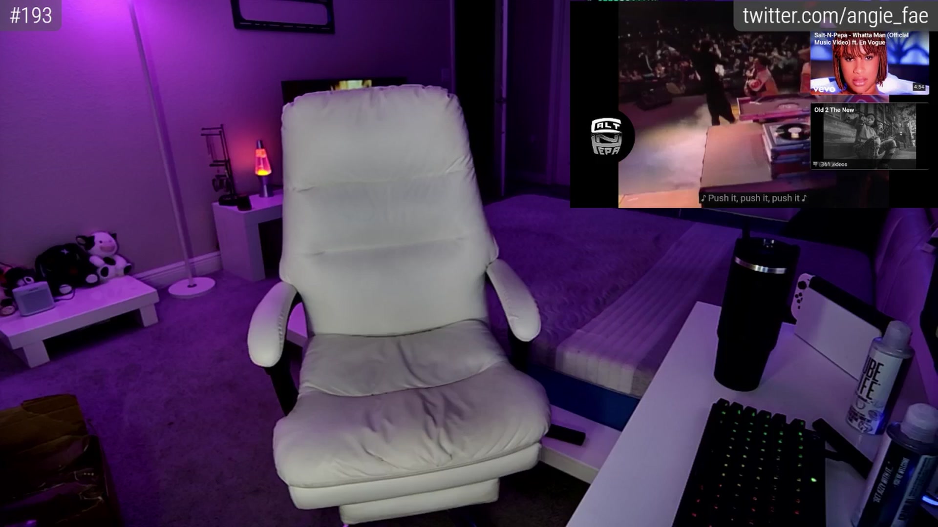 Gallery image thumbnail from AngieFaeBDay's myfreecams stream on, 04/09/2025, 14:37 image 16 of 20