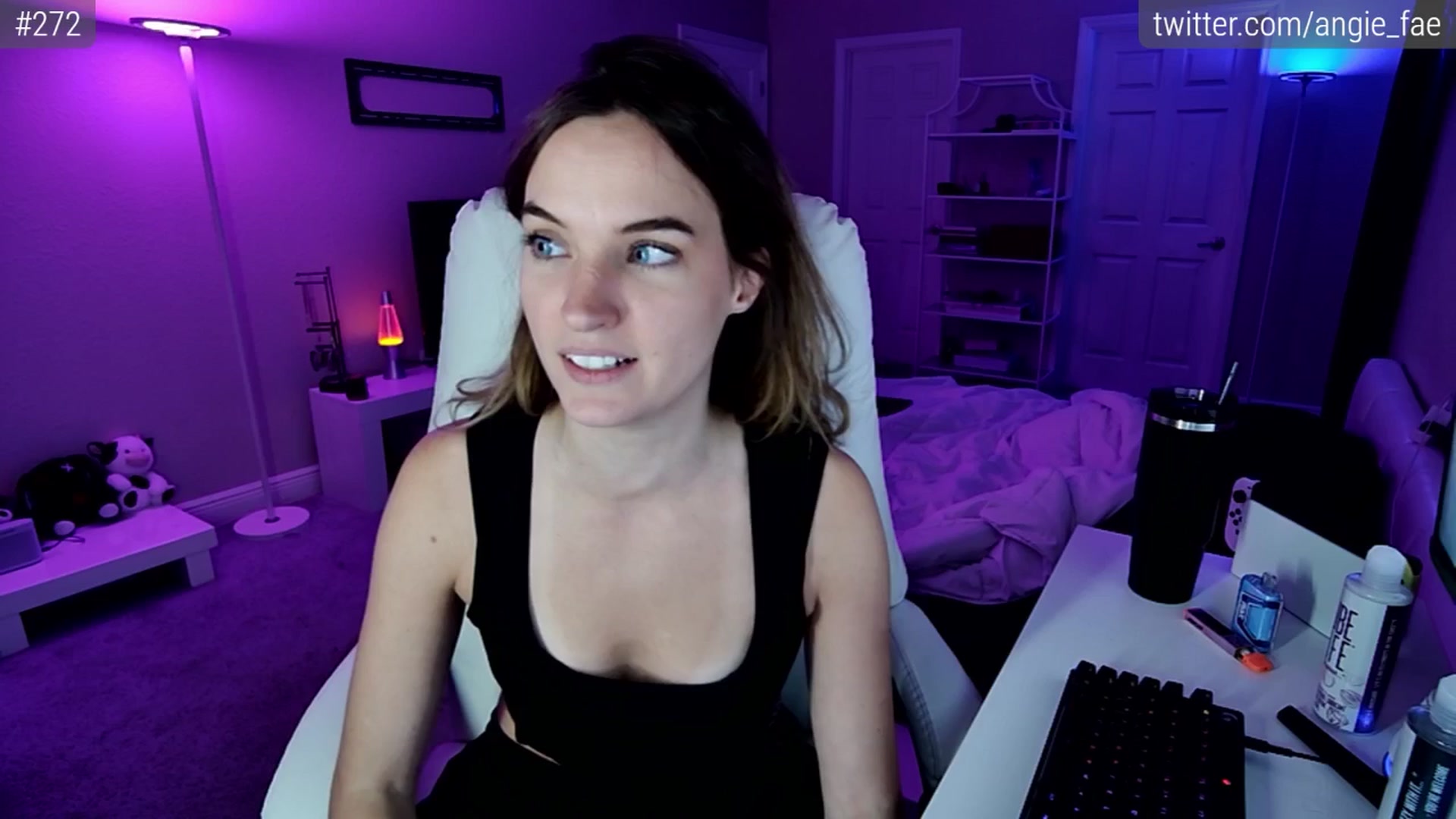 Gallery image thumbnail from AngieFaeBDay's myfreecams stream on, 04/12/2025, 04:17 image 2 of 20