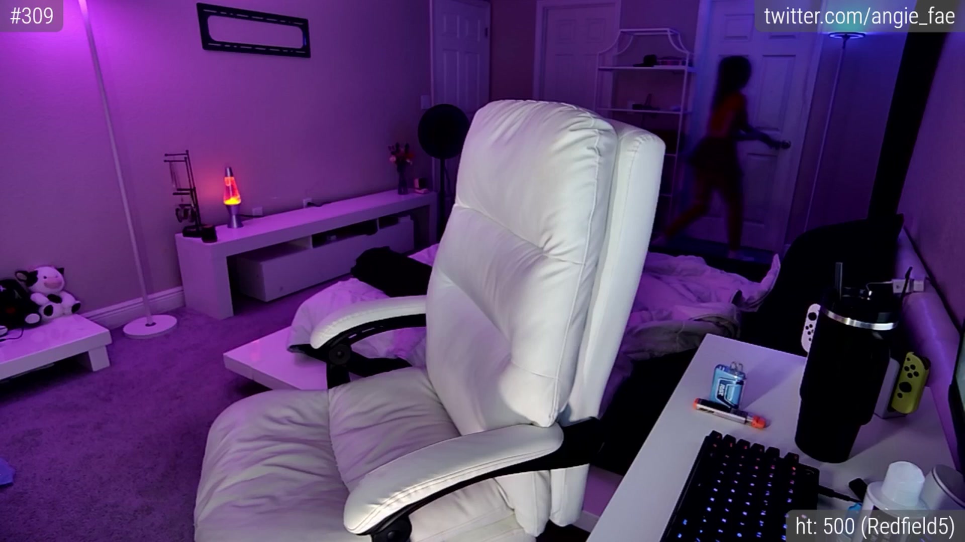 Gallery image thumbnail from AngieFaeBDay's myfreecams stream on, 04/13/2025, 04:32 image 15 of 20