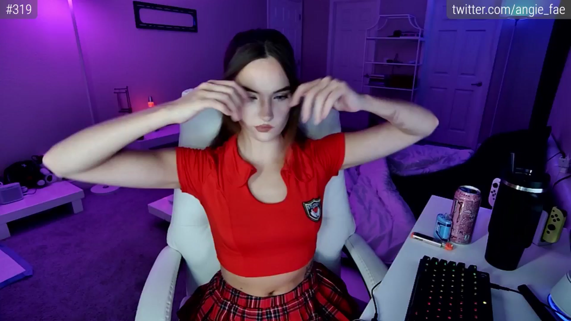 Gallery image thumbnail from AngieFaeBDay's myfreecams stream on, 04/13/2025, 04:32 image 1 of 20