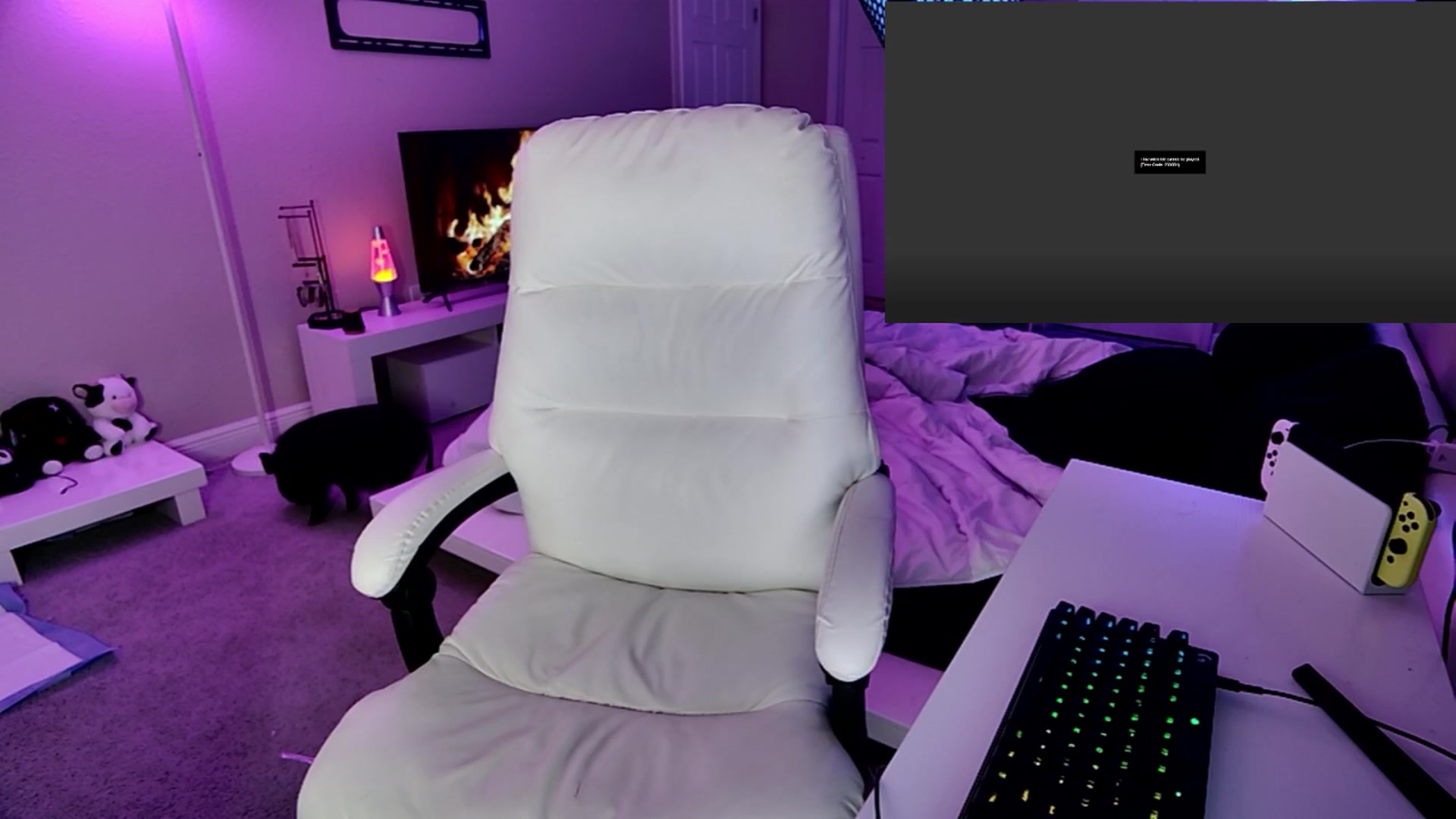 Gallery image thumbnail from AngieFaeBDay's myfreecams stream on, 04/19/2025, 06:01 image 15 of 20