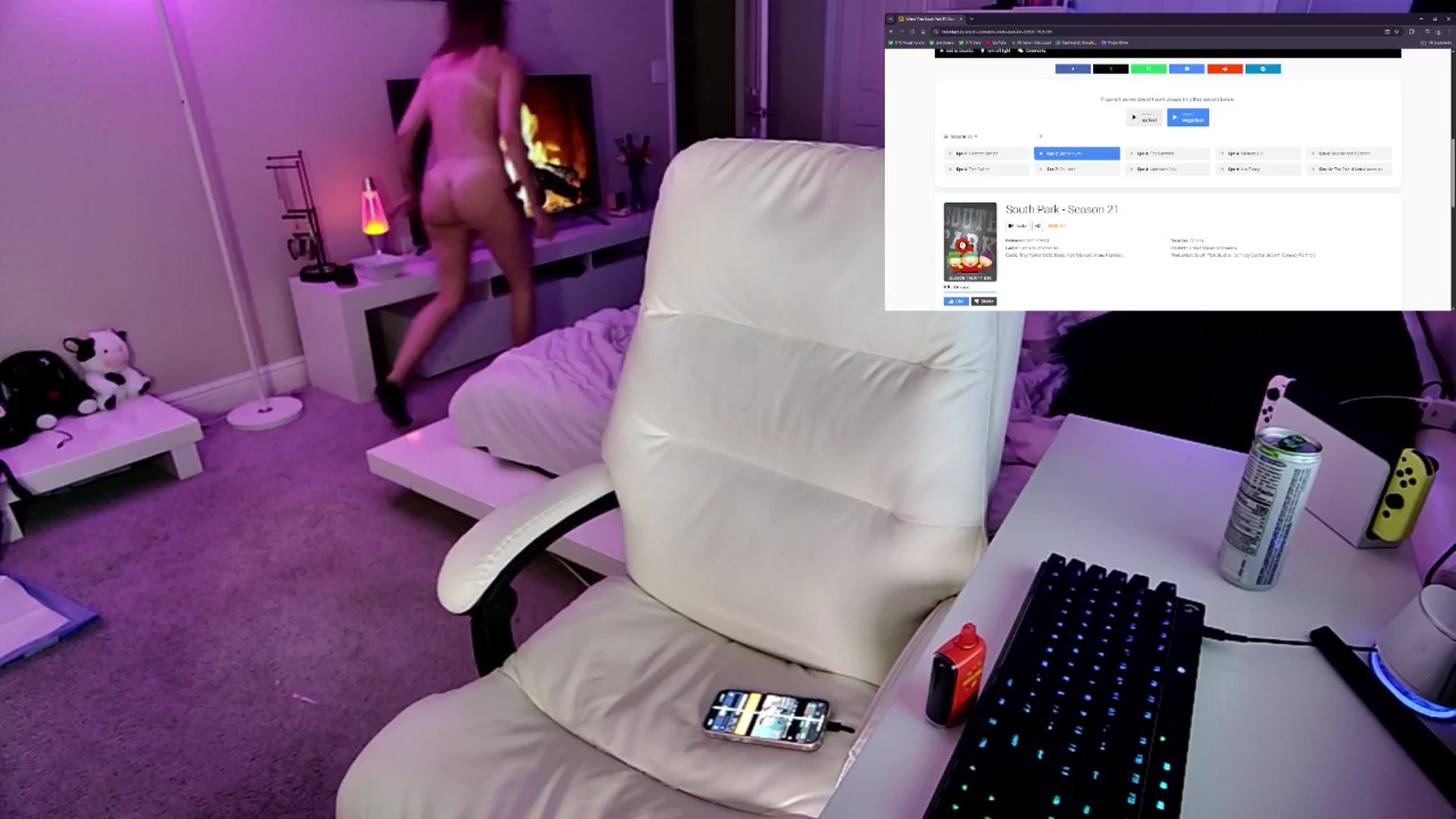Gallery image thumbnail from AngieFaeBDay's myfreecams stream on, 04/19/2025, 06:01 image 9 of 20