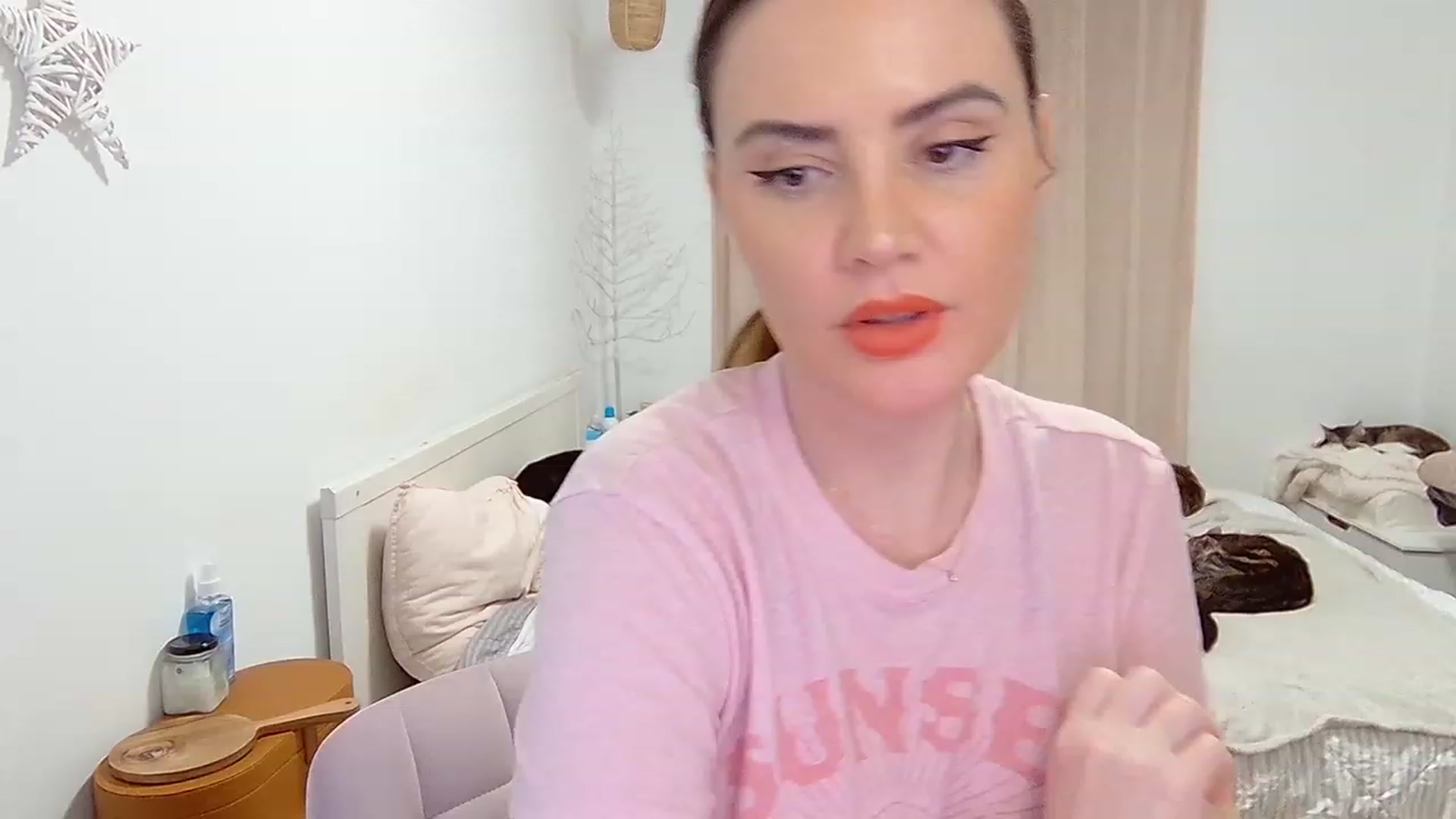 Gallery image thumbnail from AngieMeow's myfreecams stream on, 04/03/2023, 24:37 image 8 of 20