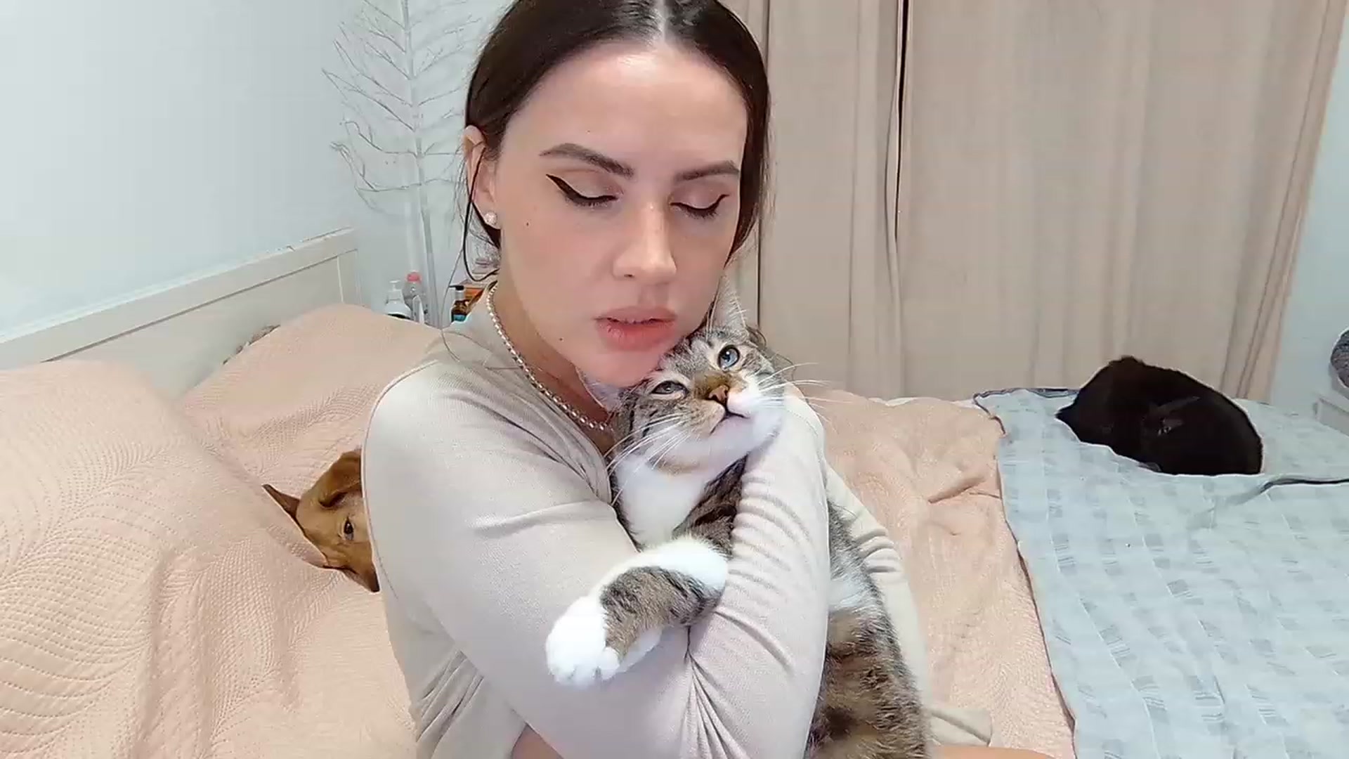 Gallery image thumbnail from AngieMeow's myfreecams stream on, 05/21/2023, 22:15 image 9 of 20