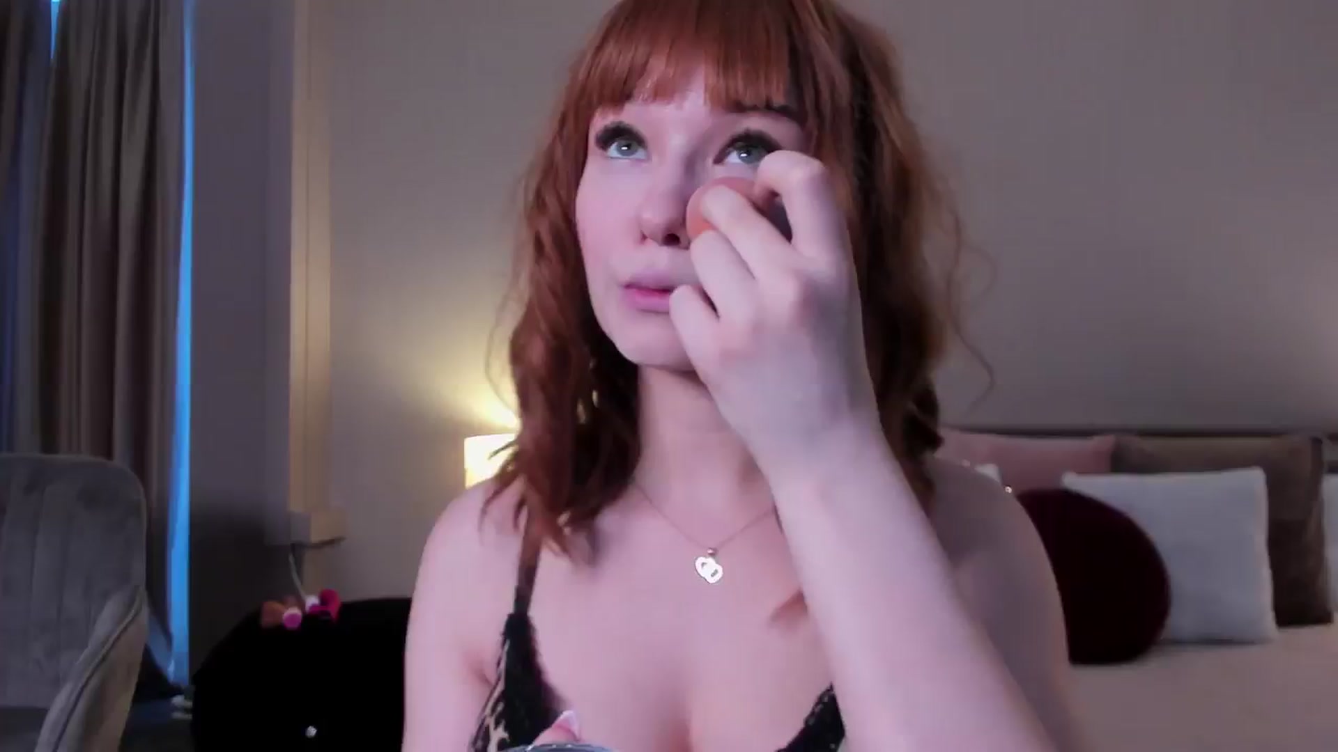 Gallery image thumbnail from Angieerosee's myfreecams stream on, 05/28/2024, 13:25 image 16 of 20