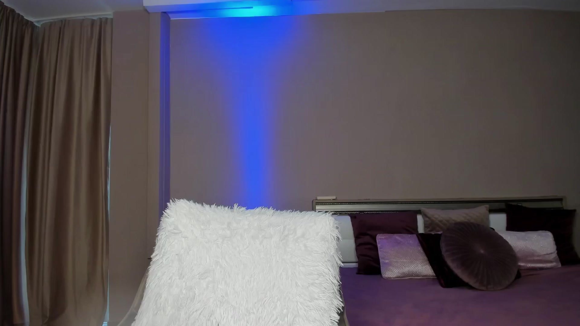 Gallery image thumbnail from Angieerosee's myfreecams stream on, 06/26/2024, 14:51 image 10 of 20