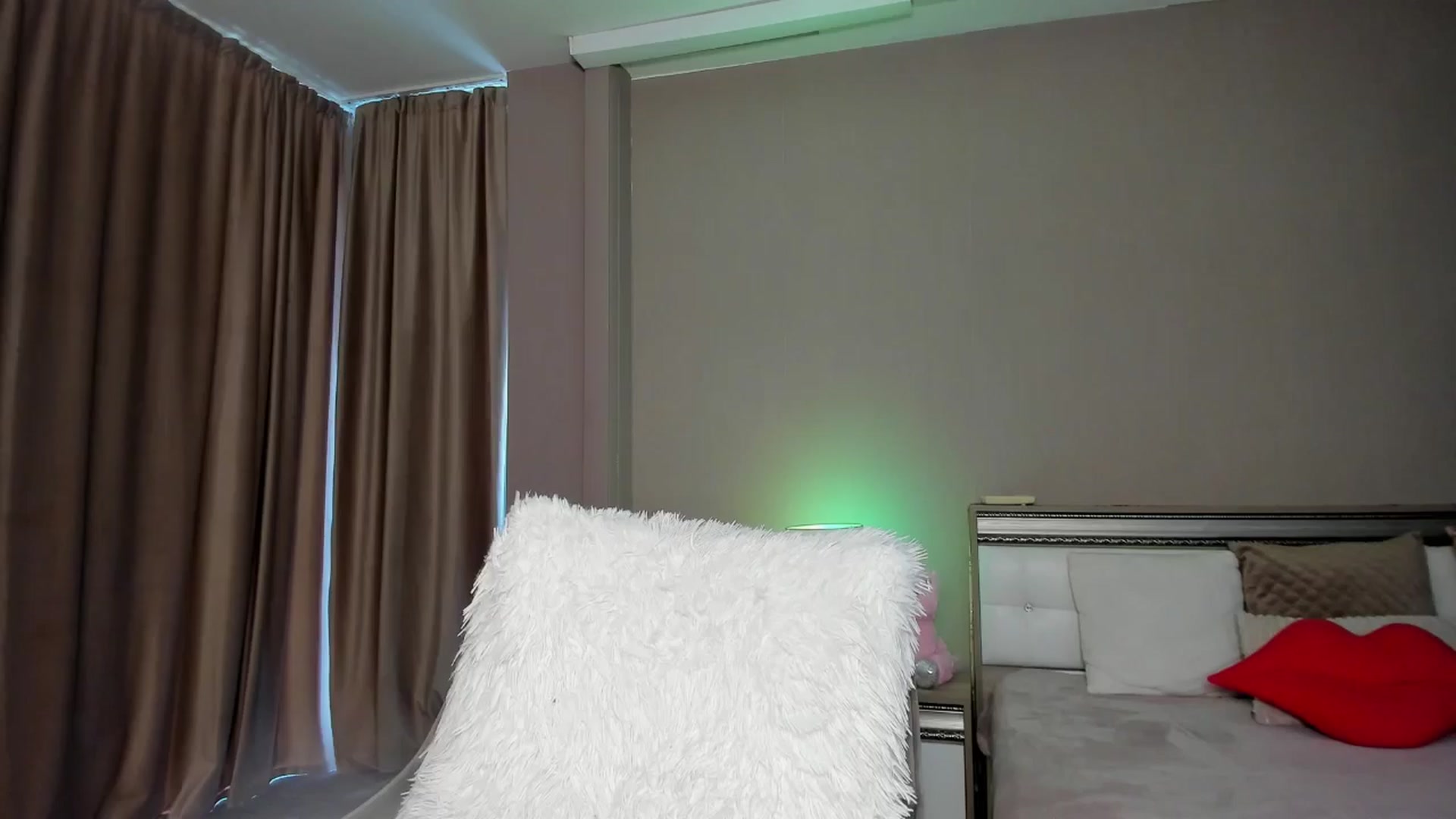Gallery image thumbnail from Angieerosee's myfreecams stream on, 06/28/2024, 13:57 image 7 of 20