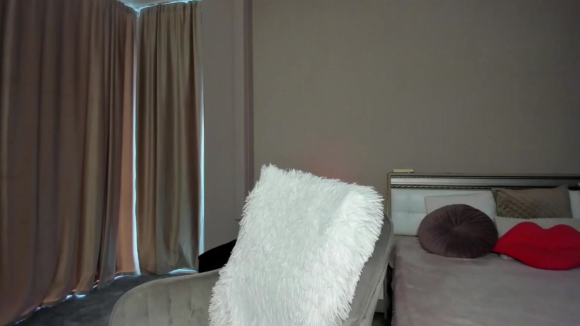 Gallery image thumbnail from Angieerosee's myfreecams stream on, 06/30/2024, 12:10 image 6 of 20