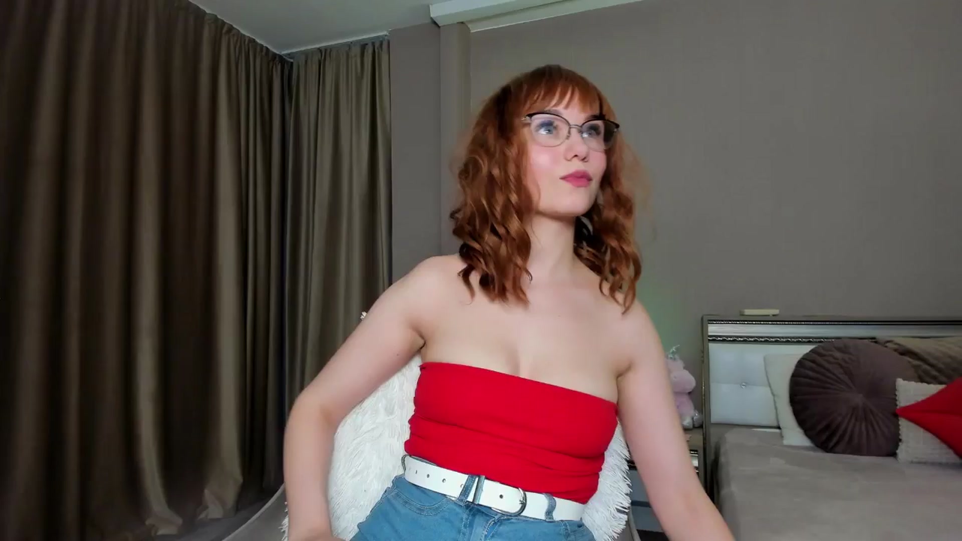 Gallery image thumbnail from Angieerosee's myfreecams stream on, 07/04/2024, 18:49 image 13 of 20